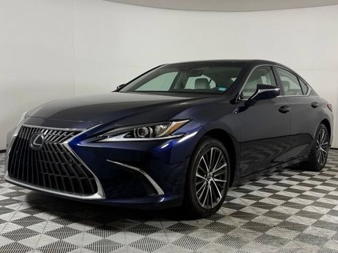 Used 2025 Lexus ES 350 w/ Premium Package FWD image 2