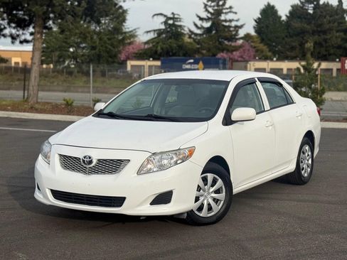 Used 2010 Toyota Corolla FWD image 1