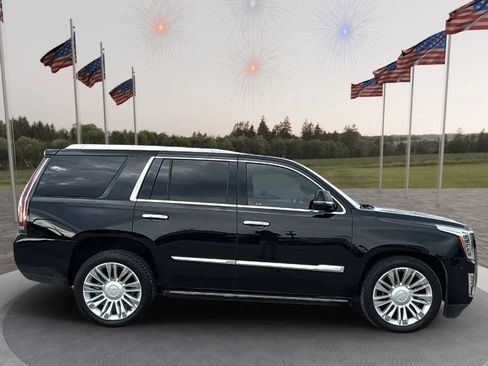 Used 2016 Cadillac Escalade Platinum RWD image 8