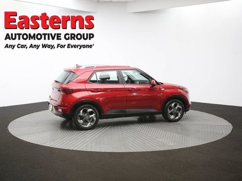 Used 2022 Hyundai Venue SEL image 42