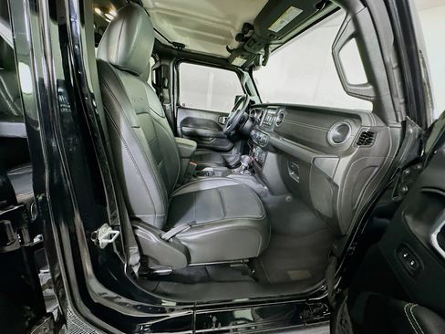 Used 2022 Jeep Wrangler Sahara image 31