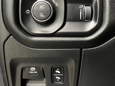 Used 2023 RAM 1500 Big Horn AWD/4WD image 33