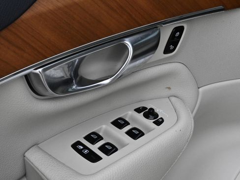 Used 2022 Volvo XC90 T6 Momentum w/ Protection Package Premier image 22