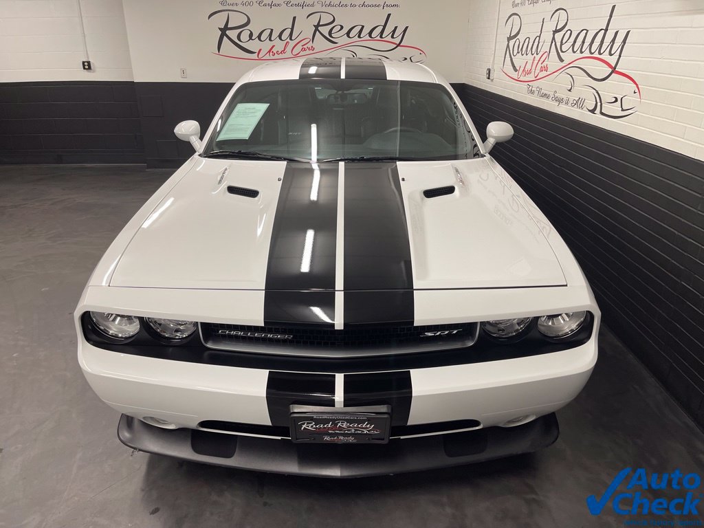 Used 2014 Dodge Challenger SRT8 RWD image 4
