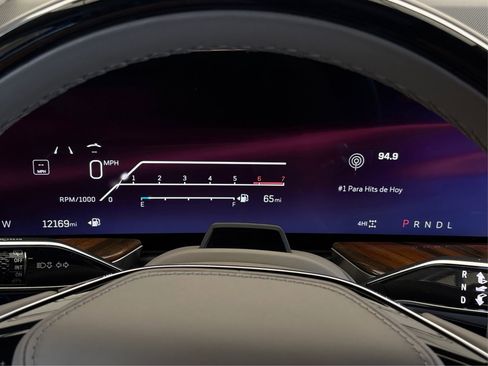 Used 2025 Cadillac Escalade ESV Sport Platinum image 18