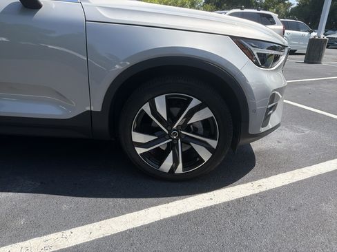 Certified 2023 Volvo XC40 B5 Ultimate w/ Protection Package Premier AWD/4WD image 13