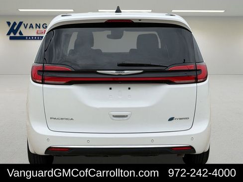Used 2023 Chrysler Pacifica Touring-L FWD image 8