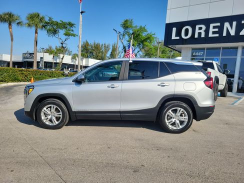 Used 2022 GMC Terrain SLE image 8