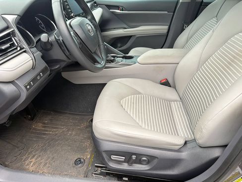 Used 2024 Toyota Camry SE w/ Convenience Package FWD image 17