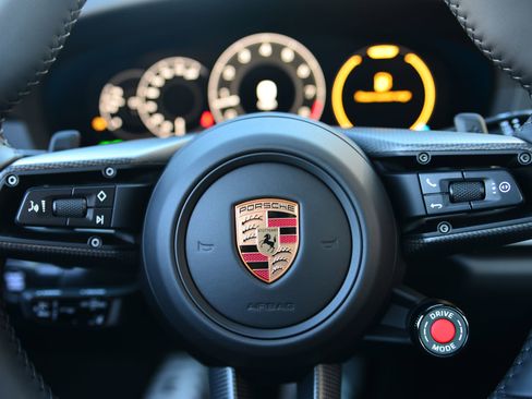 Certified 2026 Porsche 911 Carrera image 29