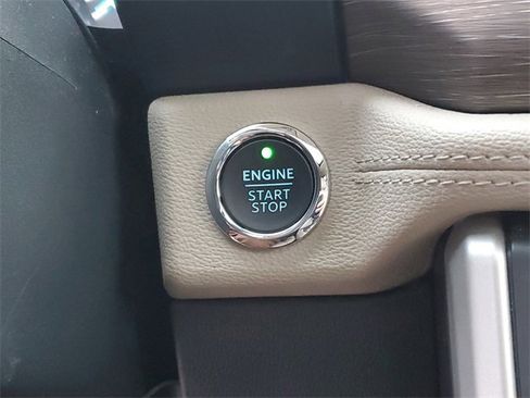 Used 2023 Ford Expedition Limited image 21