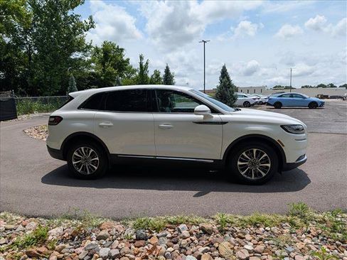 Certified 2023 Lincoln Nautilus Reserve AWD/4WD image 6