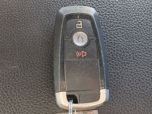 Used 2020 Ford F150 Lariat image 27