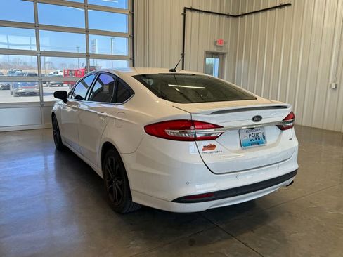 Used 2018 Ford Fusion SE w/ Equipment Group 201A image 5