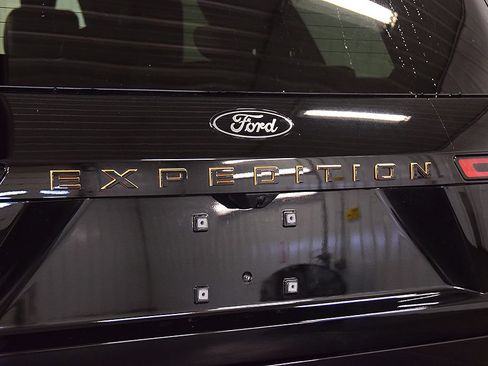Used 2025 Ford Expedition Tremor AWD/4WD image 11