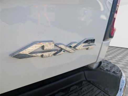 Used 2025 RAM 2500 Big Horn AWD/4WD image 12
