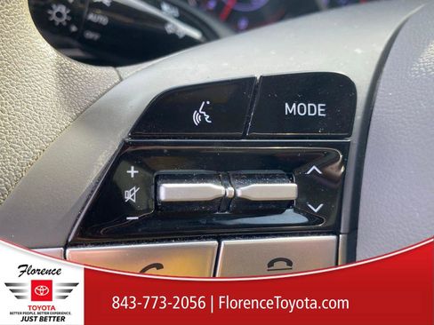 Used 2023 Hyundai Elantra SEL image 26