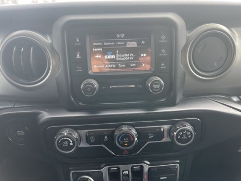 Used 2018 Jeep Wrangler Unlimited Sport S image 43