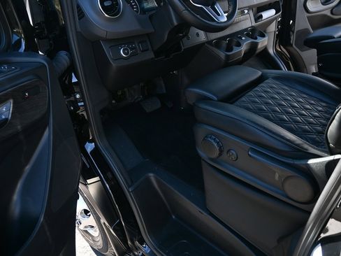 Used 2024 Mercedes-Benz Sprinter 3500 image 8