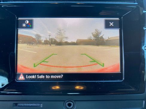 Used 2019 Volkswagen Beetle 2.0T SE image 21