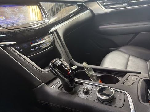 Used 2023 Cadillac XT6 Premium Luxury w/ Technology Package image 36