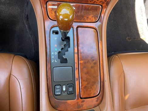 Used 2005 Lexus SC 430 Convertible image 16