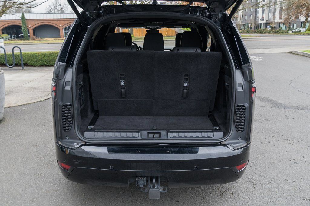 Used 2021 Land Rover Discovery S R-Dynamic AWD/4WD image 8