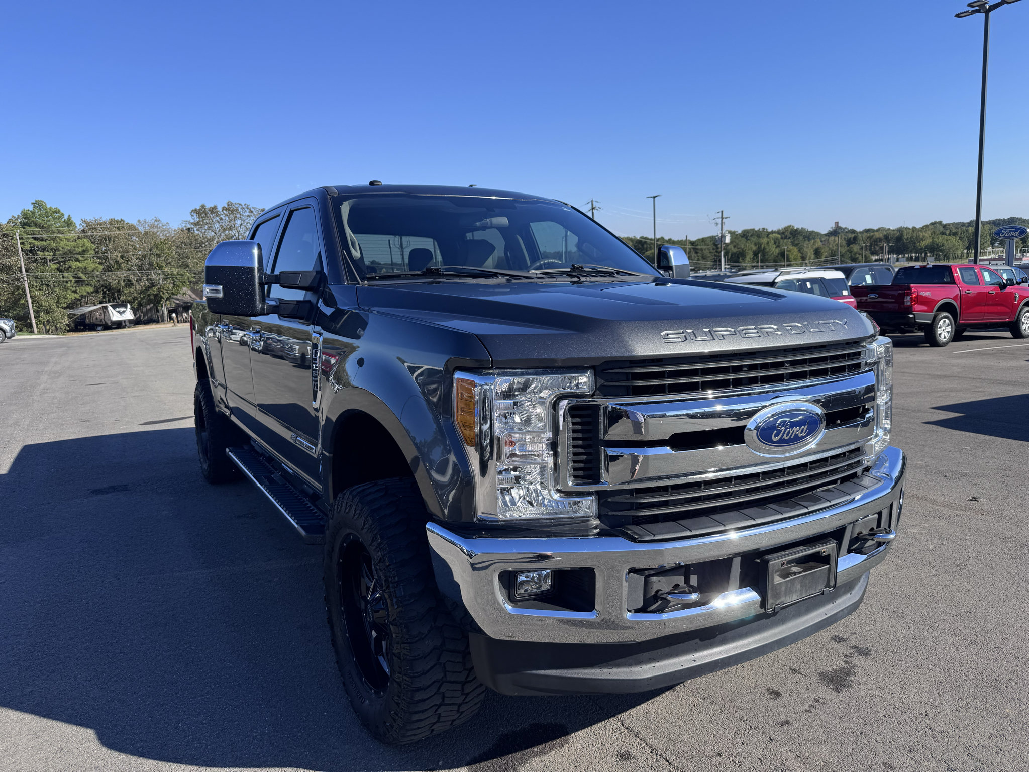 Used 2017 Ford F250 XLT w/ XLT Premium Package AWD/4WD image 3