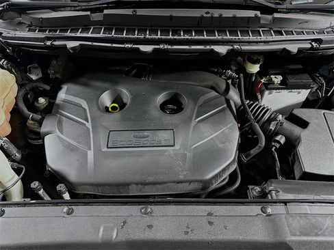 Used 2016 Ford Edge Titanium w/ Equipment Group 301A image 34