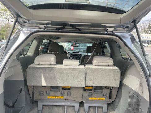 Used 2013 Toyota Sienna LE image 10