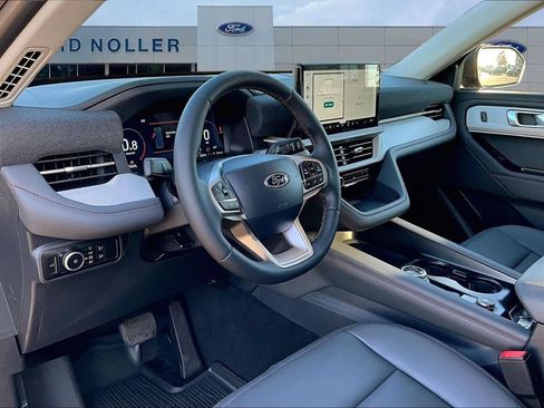 New 2026 Ford Explorer Active w/ Active Comfort Package AWD/4WD image 8