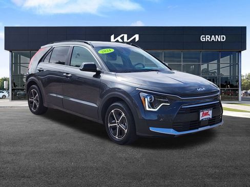 Certified 2024 Kia Niro EX image 2
