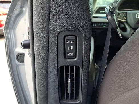 Used 2023 Honda Odyssey Touring image 12
