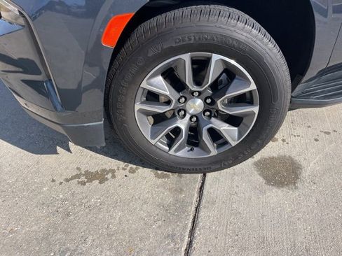 Used 2021 Chevrolet Suburban LS w/ Driver Alert Package image 29