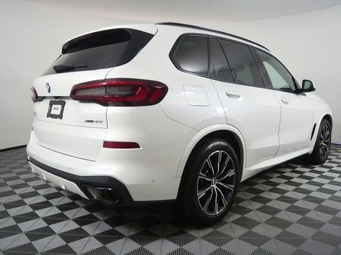 Certified 2023 BMW X5 xDrive40i w/ M Sport Package image 3