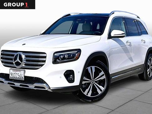 Used 2025 Mercedes-Benz GLB 250 image 1
