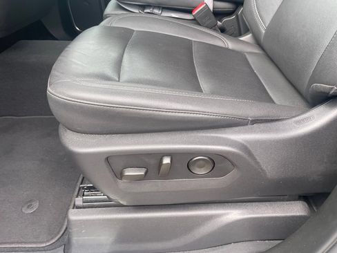 Used 2026 GMC Sierra 1500 SLT AWD/4WD image 10