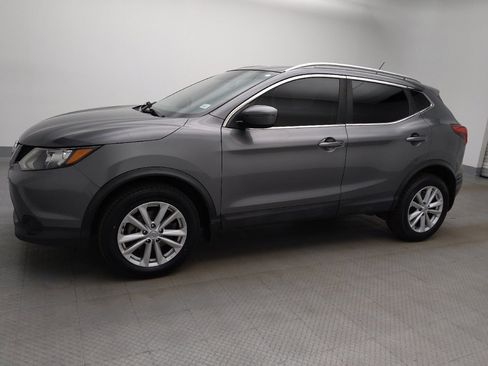Used 2017 Nissan Rogue Sport SV FWD image 2