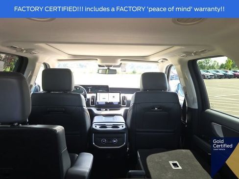 Used 2025 Ford Expedition Active AWD/4WD image 17