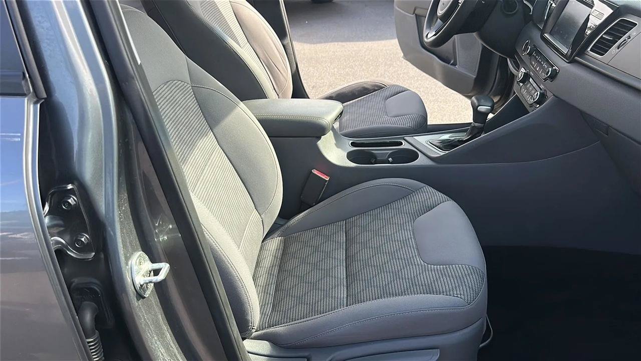 Used 2018 Kia Niro LX FWD image 34