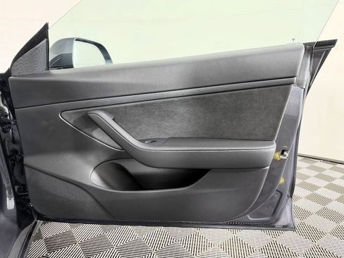 Used 2021 Tesla Model 3 Standard Range Plus image 41