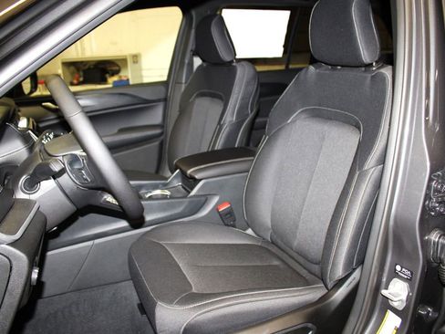 New 2025 Jeep Grand Cherokee Laredo X w/ Luxury Tech Group I image 24