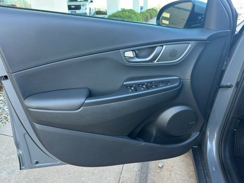 Used 2021 Hyundai Kona Ultimate w/ Cargo Package image 10