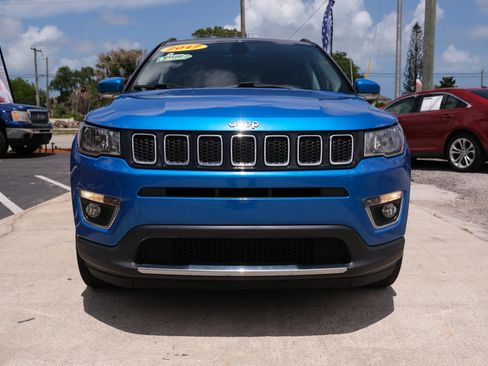 Used 2017 Jeep Compass Limited AWD/4WD image 2