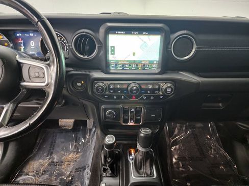 Used 2021 Jeep Wrangler Unlimited Sahara w/ Uconnect 4C Nav & Sound Group image 15