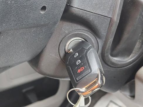 Used 2018 Ford F250 XL w/ Power Equipment Group image 18