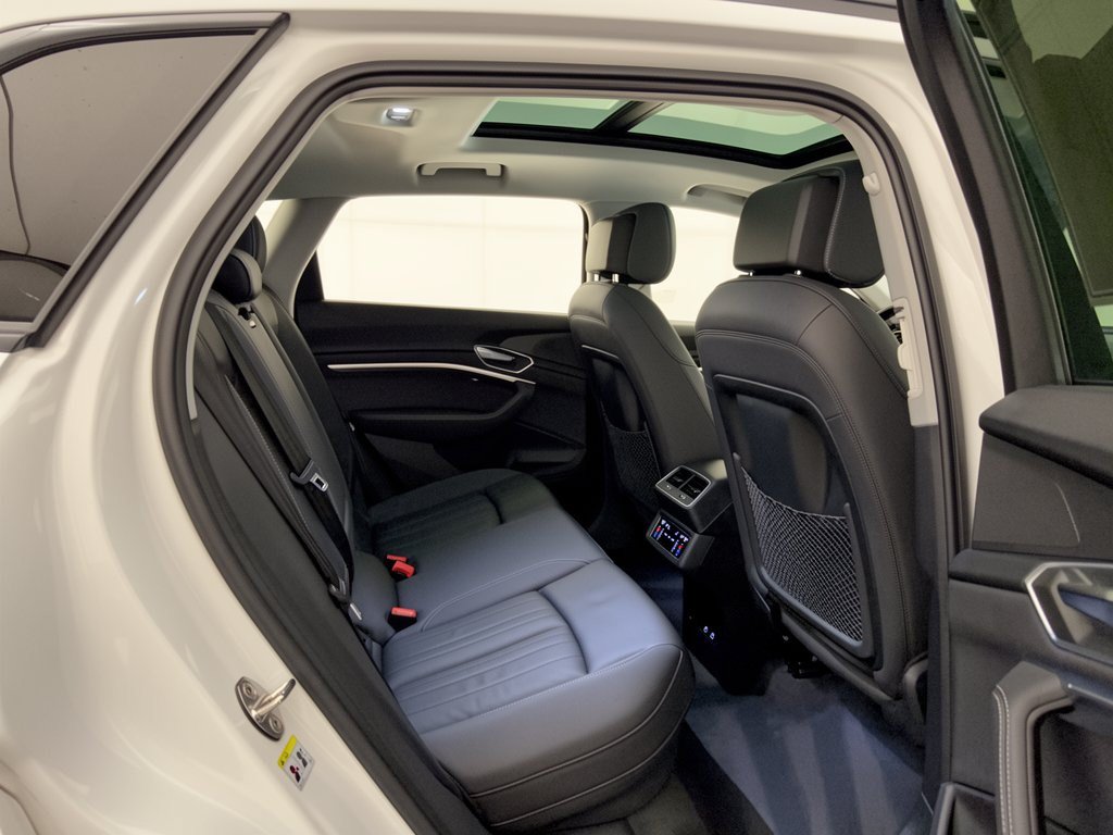 Used 2023 Audi e-tron Premium w/ Convenience Plus Package AWD/4WD image 29