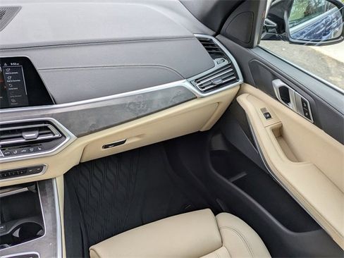 Used 2022 BMW X5 xDrive40i w/ Premium Package image 17