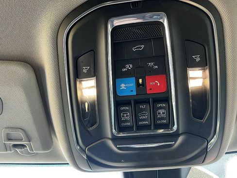 Used 2021 Jeep Grand Cherokee L Limited image 24