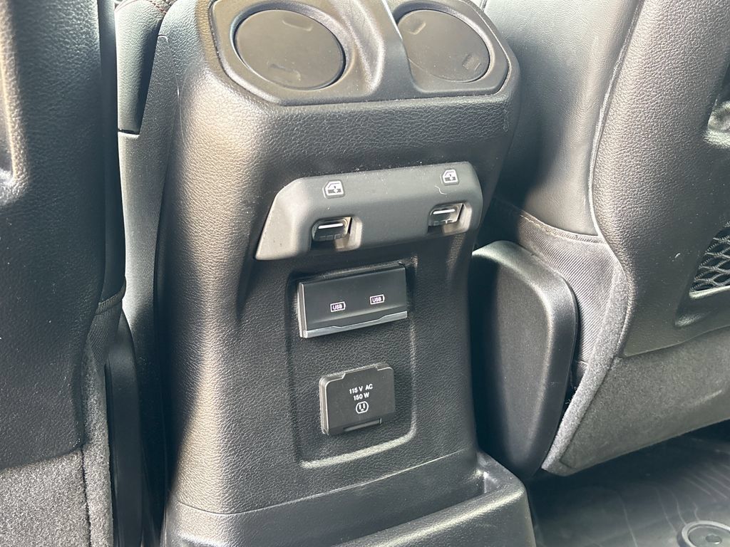 Used 2025 Jeep Wrangler Unlimited Rubicon AWD/4WD image 52